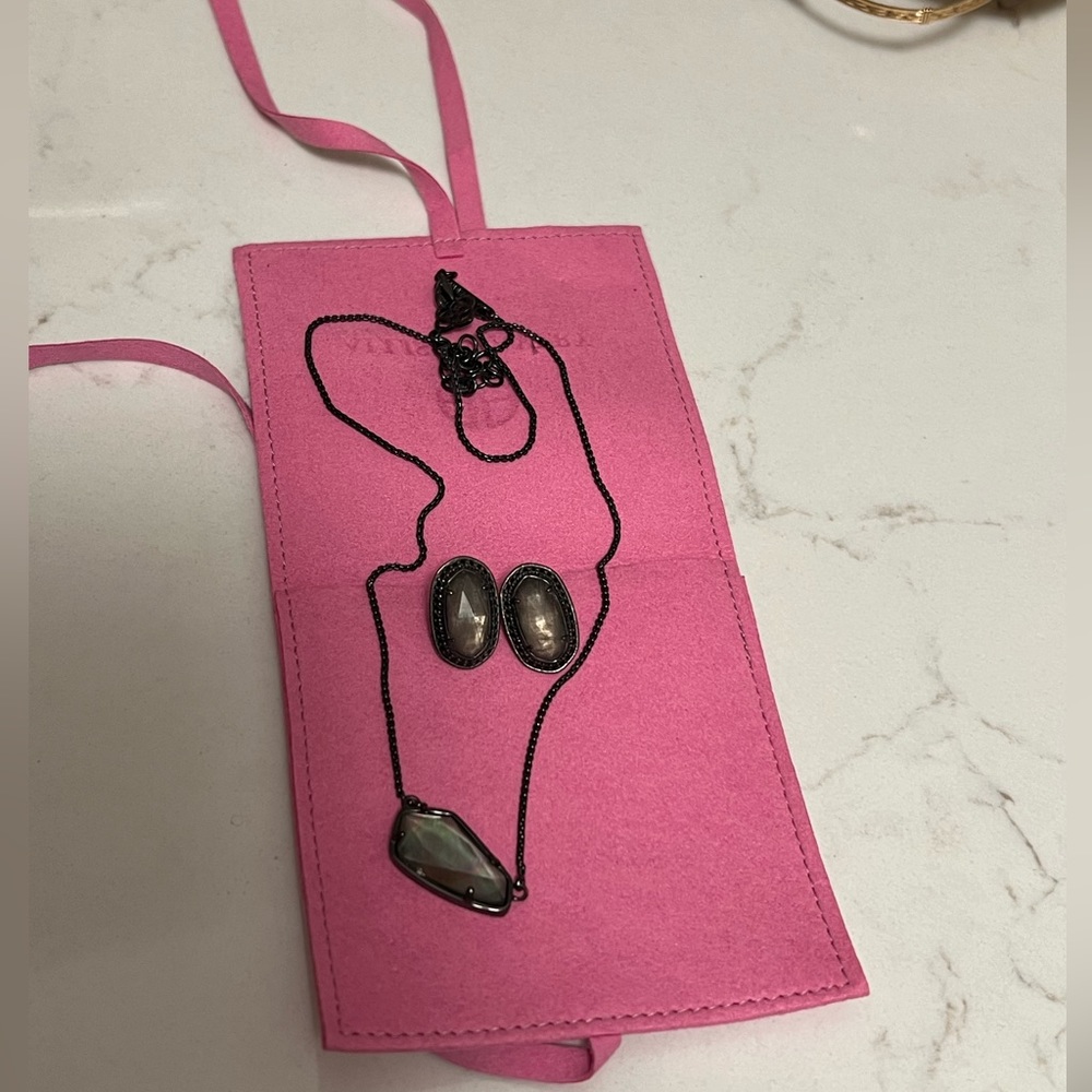 Kendra Scott gunmetal necklace & earrings